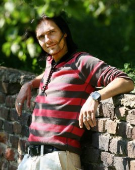 petr pózuje u zdi.jpg